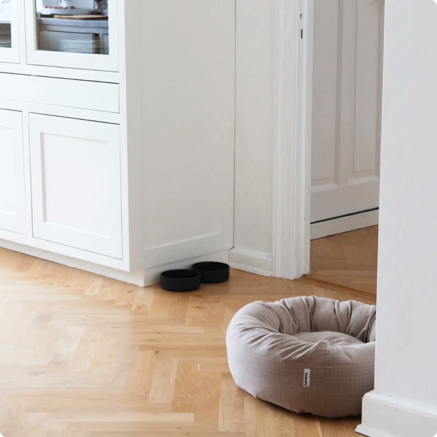 Gamelle Silicone pour Chien Warm Grey Tadazhi - CHOUKETT Paris (2)