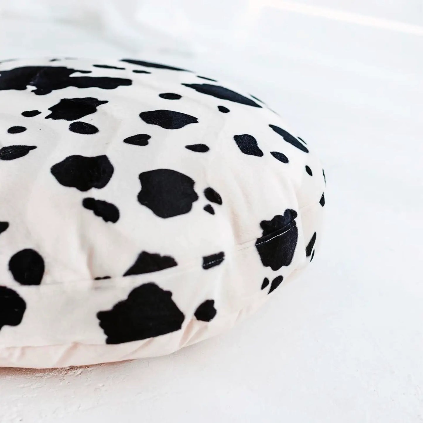 Coussin pour Chien Faux Cuir Vache Minicamp - CHOUKETT Paris (6)