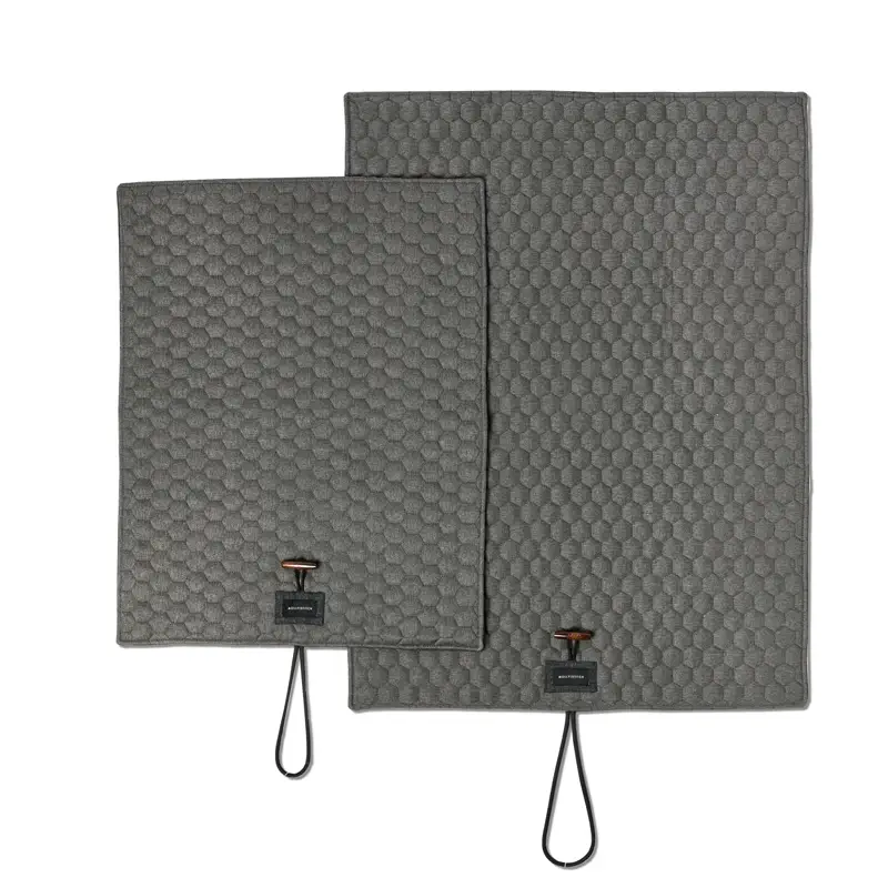 Tapis de Voyage pour Chien Honeycomb Grey Molly & Stitch - Alpine - CHOUKETT Paris (2)